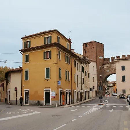 Casanova Pensión 3*